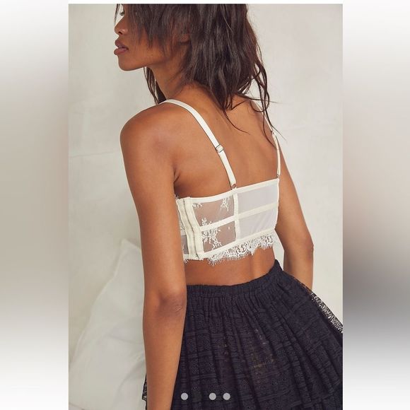 FREE People Layer In Lace Bustier in Evening Cream. Size Small 32D/34A/34B NWT - Picture 3 of 7